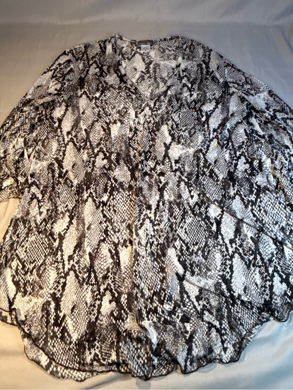 JordanTaylor snake Pattern Reptile Habitat Cover Black & White
